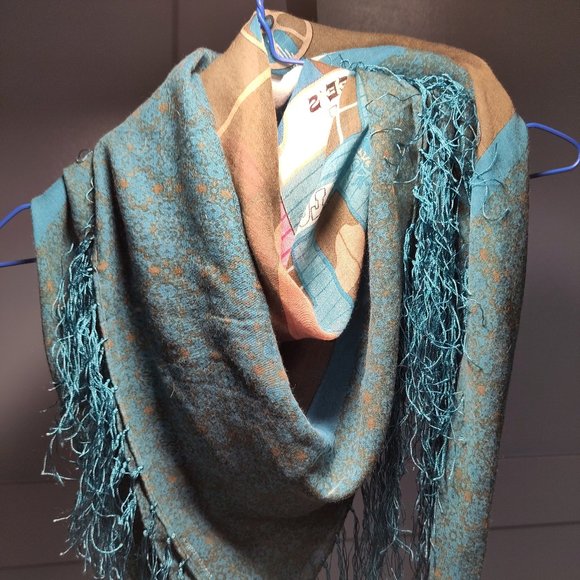 Rosalita Mcgee fashion scarf - Picture 3 of 3
